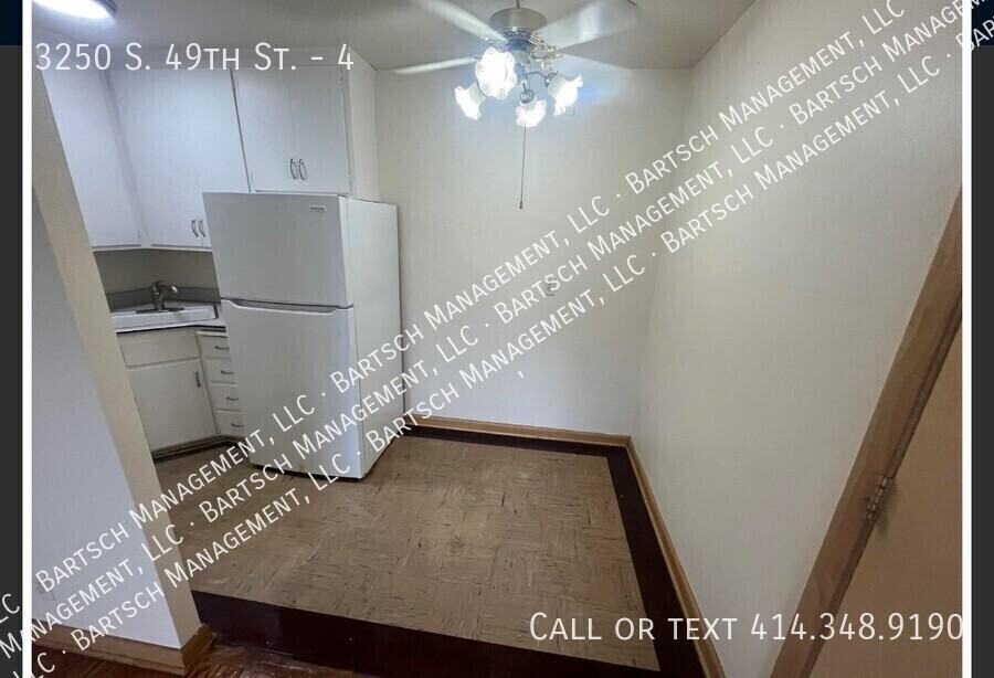 3250 S 49th St #4 - Photo 3 of 6