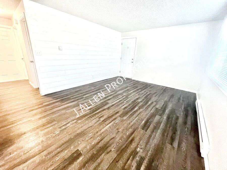 727 S 20th St #A - Photo 2 of 8