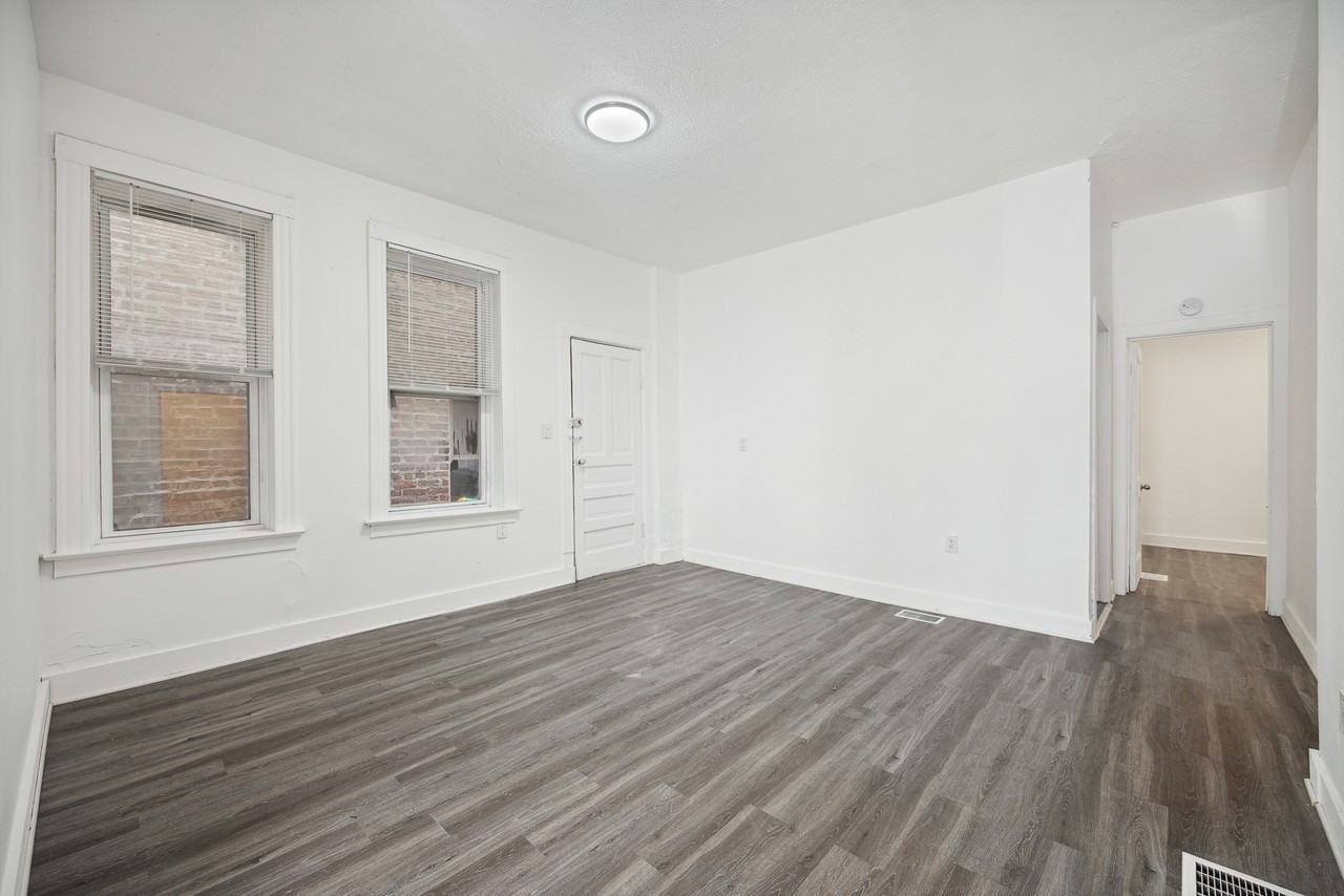 2702 S Spaulding Ave #2 - Photo 4 of 13