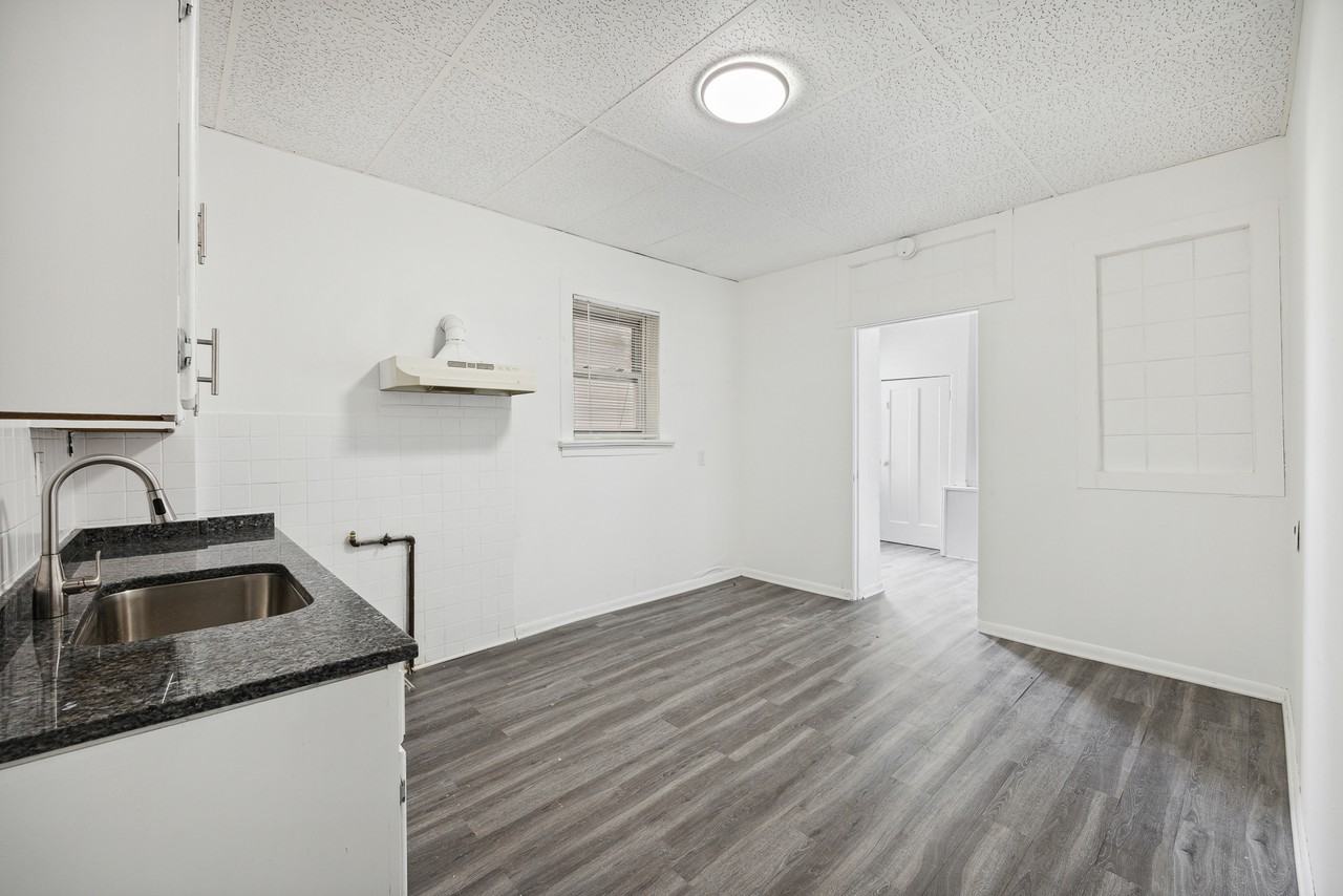2702 S Spaulding Ave #2 - Photo 5 of 13