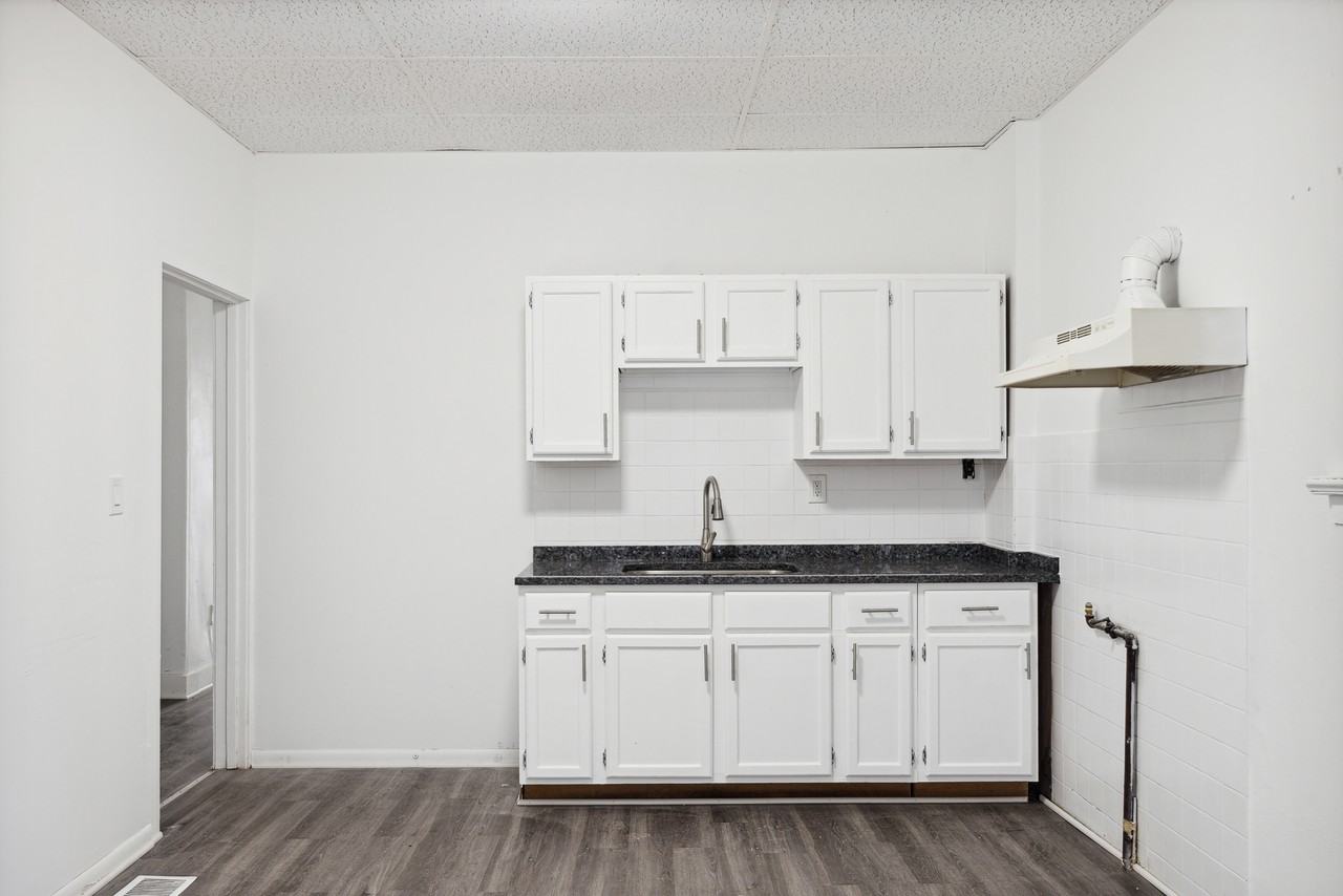 2702 S Spaulding Ave #2 - Photo 6 of 13