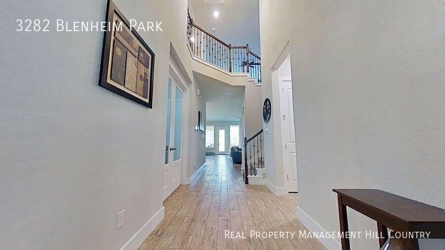3282 Blenheim Park - Photo 3 of 10