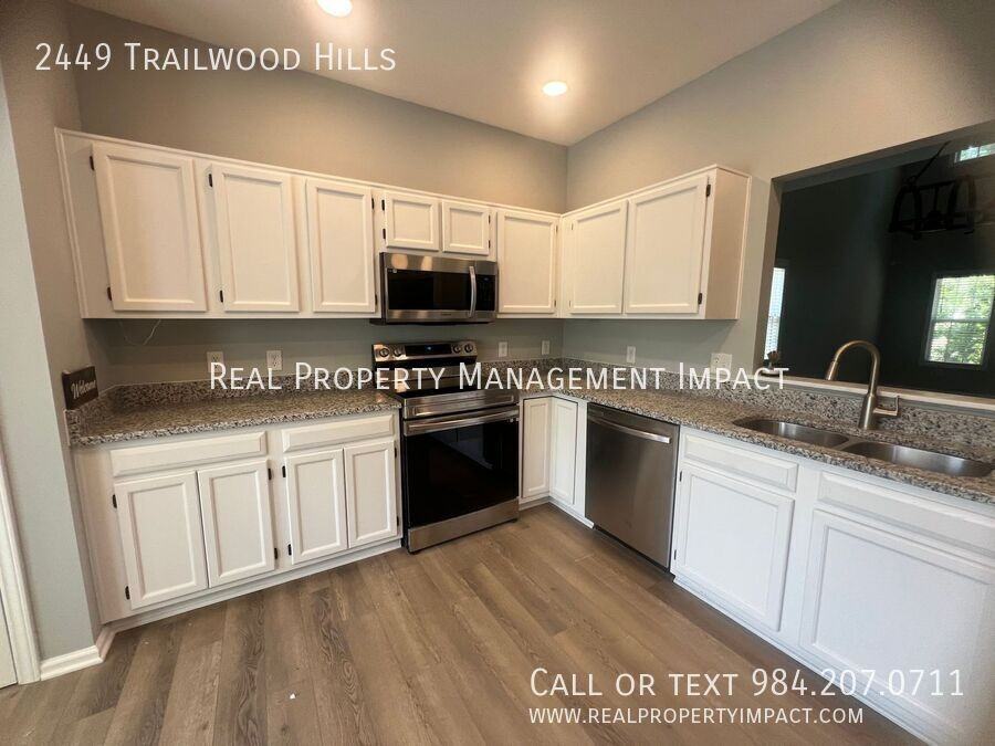 2449 Trailwood Hills Dr - Photo 4 of 48