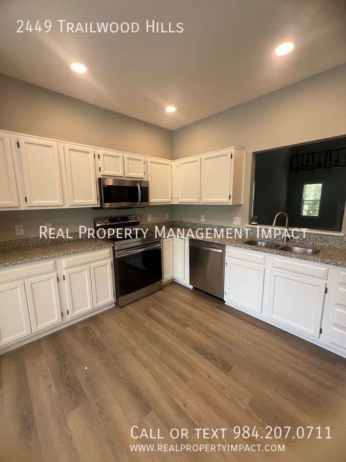 2449 Trailwood Hills Dr - Photo 5 of 48