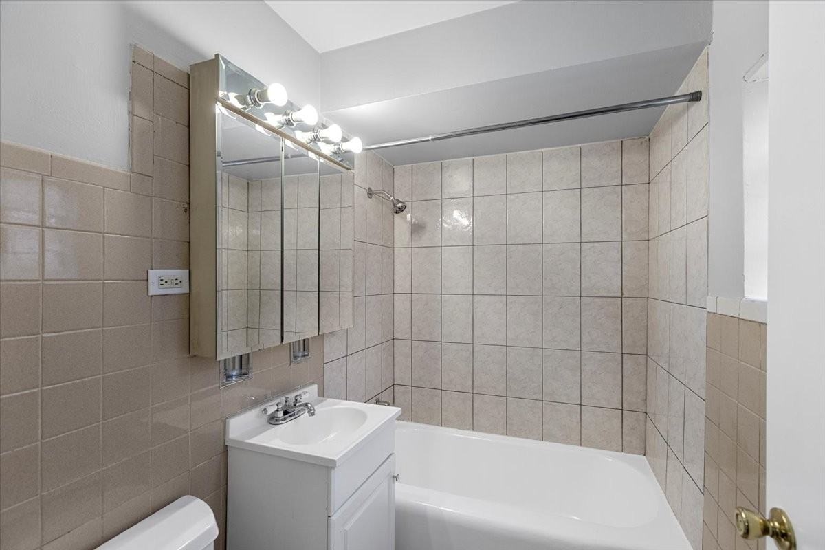 6256 W 64th Pl #202 - Photo 7 of 17