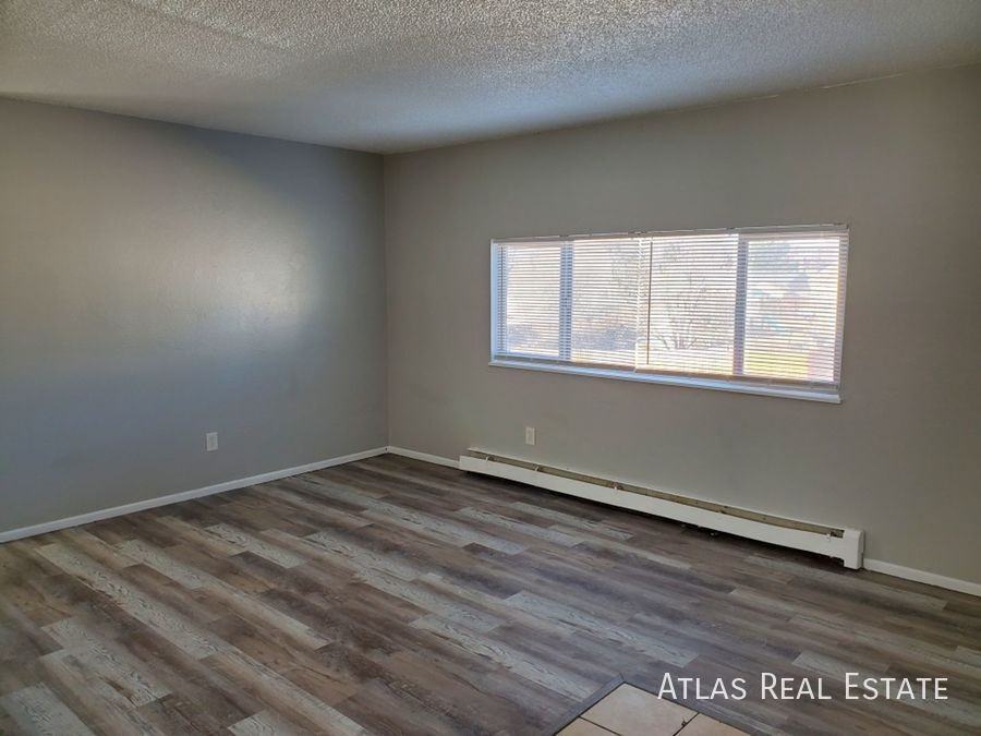 4319 Dewey Dr #4 - Photo 3 of 11