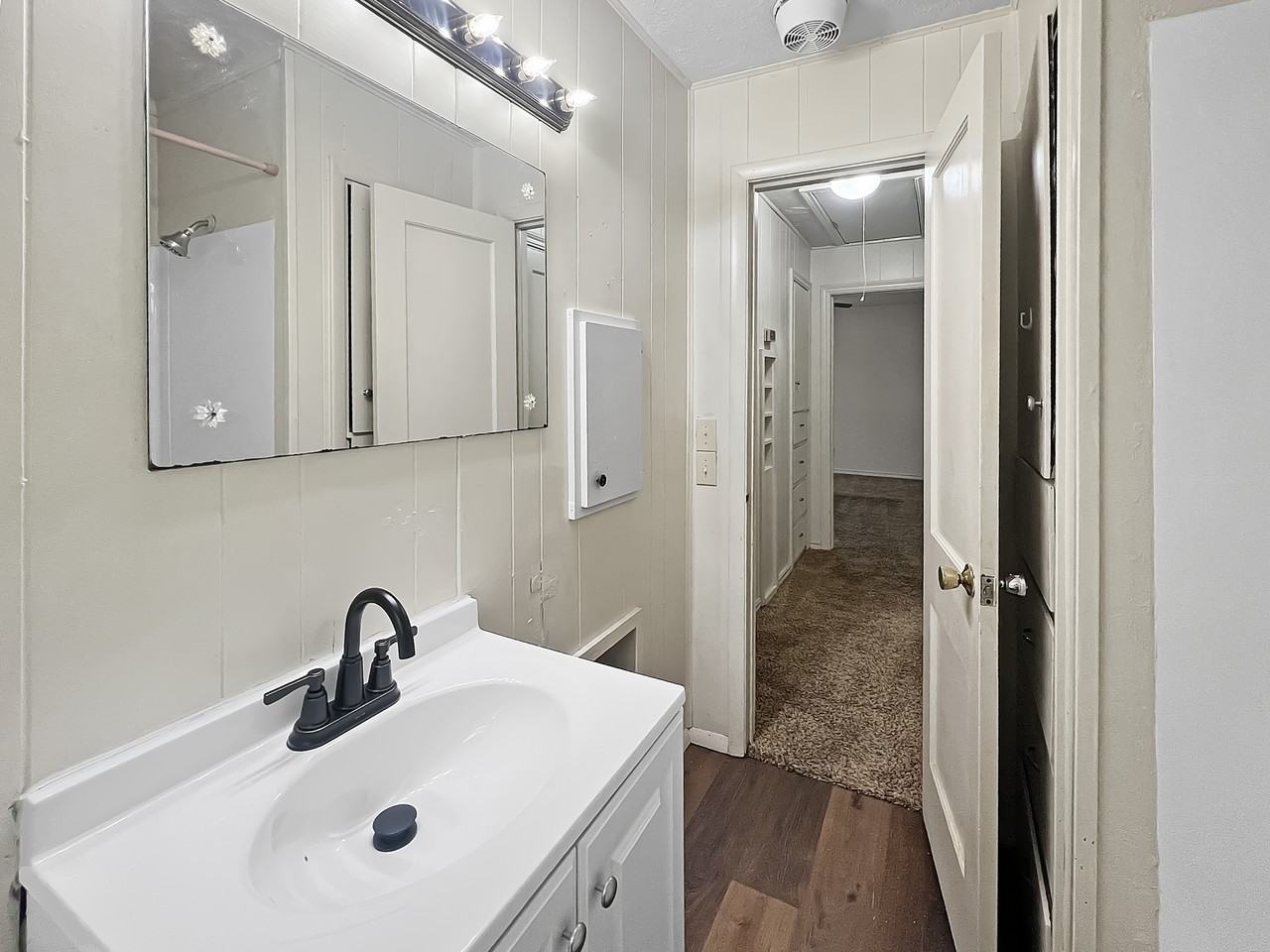 1907 Nw Lindy Ave #1 - Photo 5 of 17