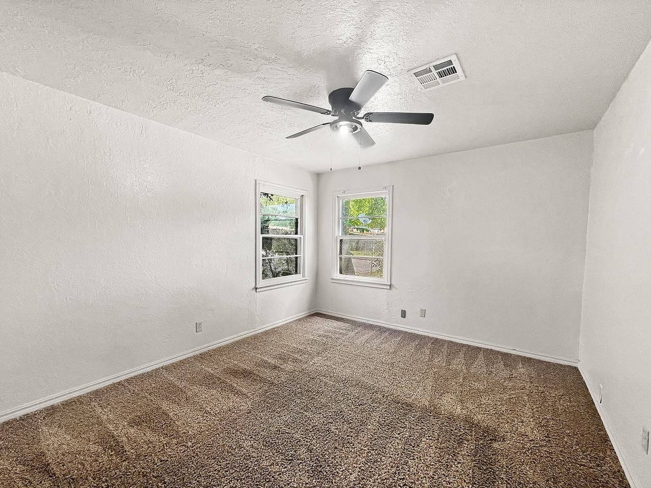 1907 Nw Lindy Ave #1 - Photo 6 of 17