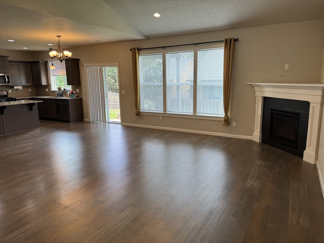 903 Riley Dr #1 - Photo 3 of 7