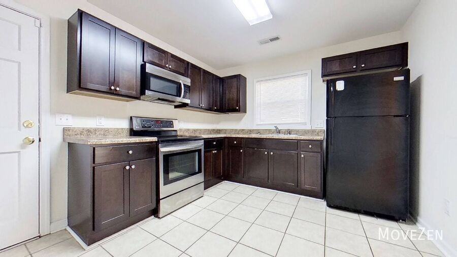 412 S Kerr Ave - Photo 7 of 17