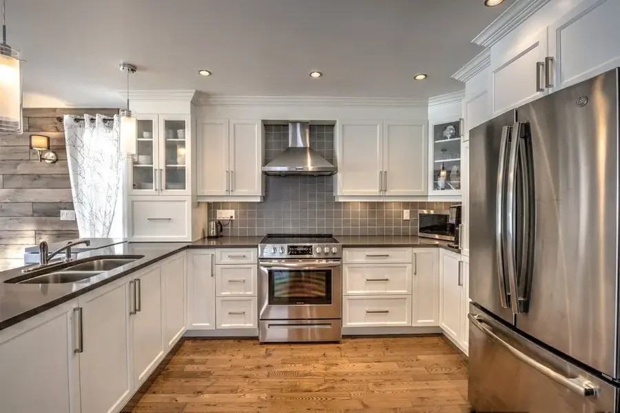 445 Elevon Pkwy - Photo 2 of 4