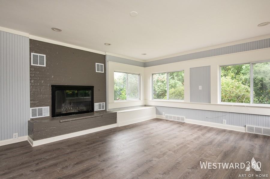 923 W Plainfield Rd - Photo 2 of 10