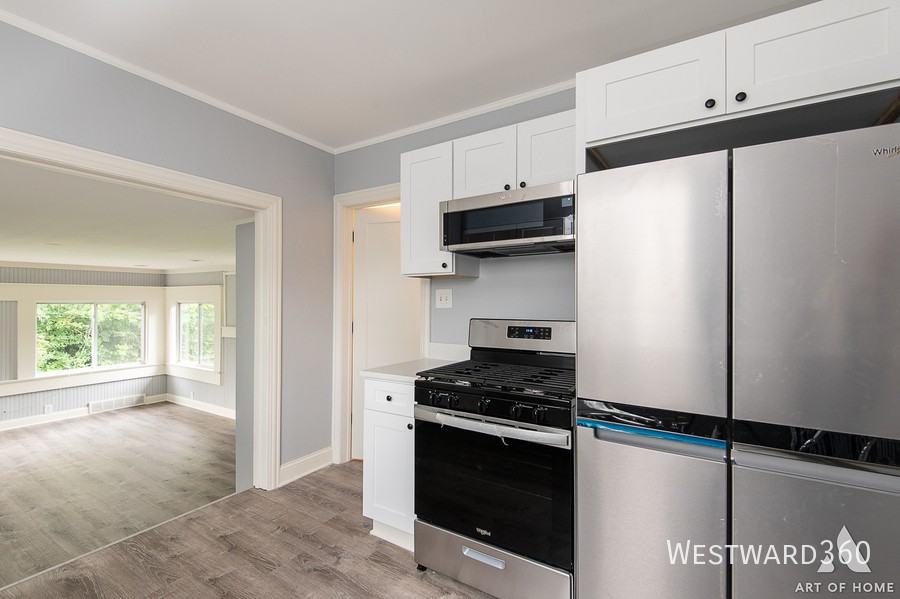 923 W Plainfield Rd - Photo 4 of 10
