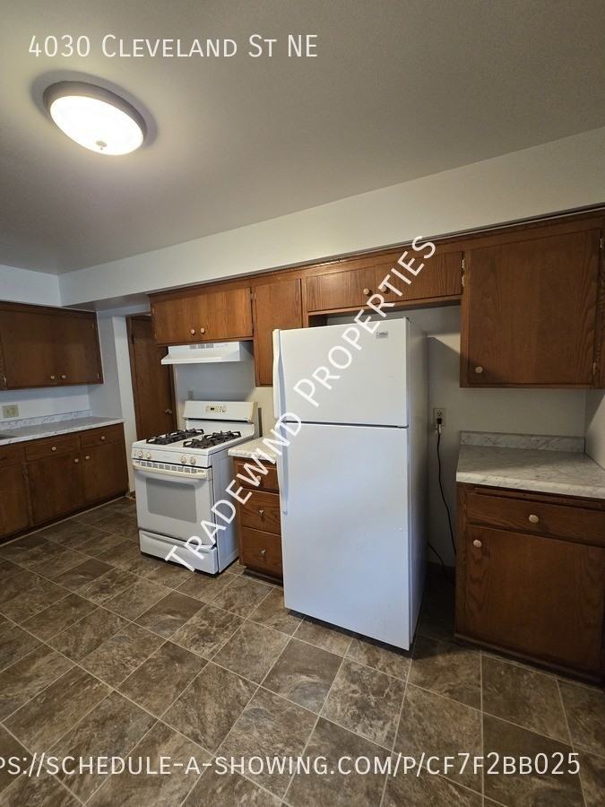 4030 Cleveland St Ne - Photo 3 of 22