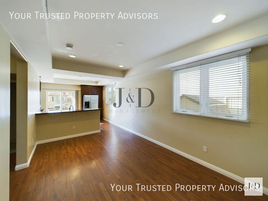 3036 Oliphant St #1 - Photo 6 of 26