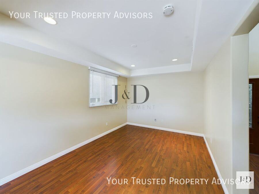 3036 Oliphant St #1 - Photo 7 of 26
