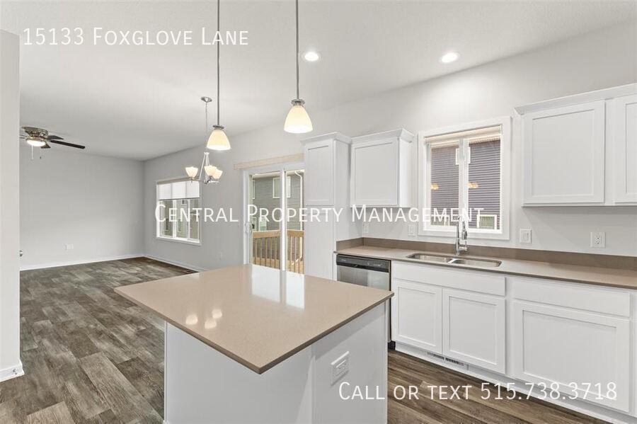 15133 Foxglove Ln - Photo 3 of 17