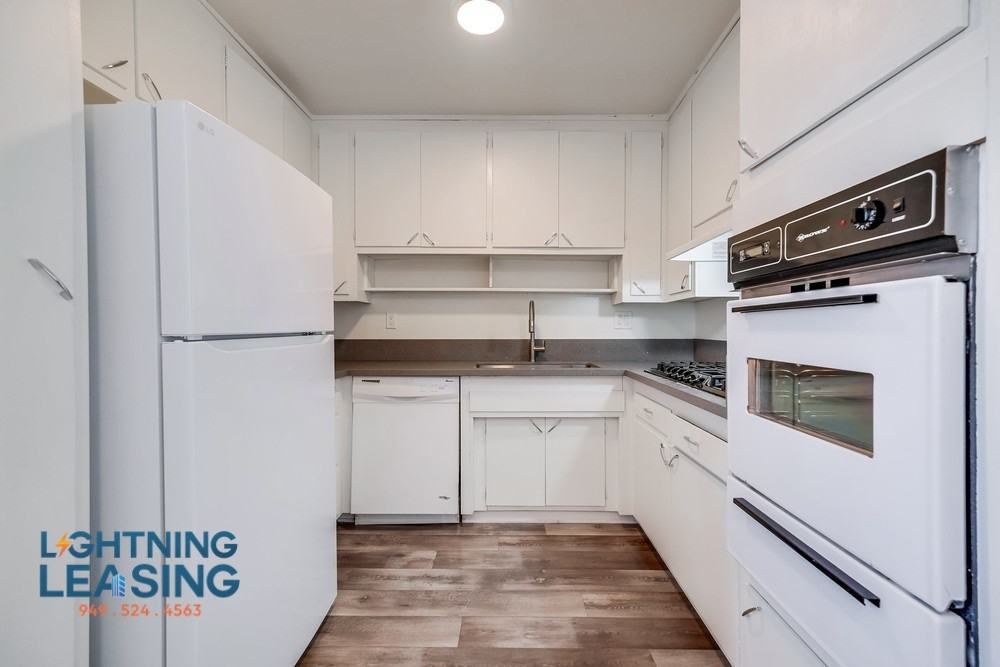 5415 Corteen Pl #11 - Photo 2 of 19