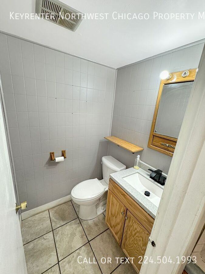 1315 Kingsbury Dr #C - Photo 6 of 12