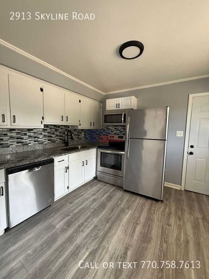 2913 Skyline Rd - Photo 4 of 9