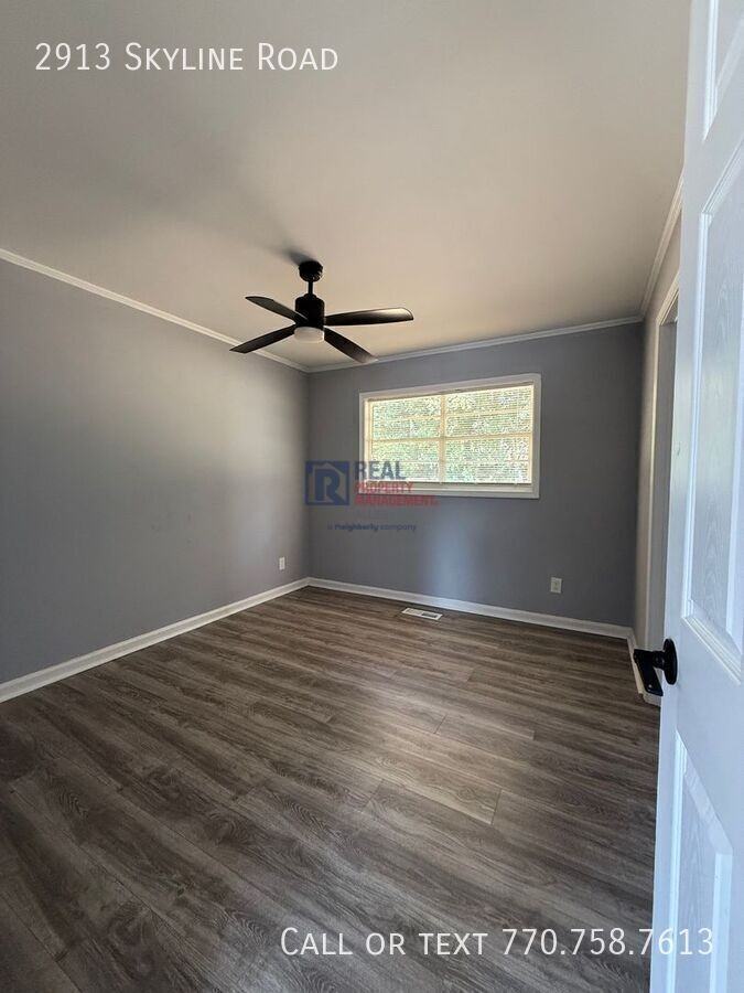 2913 Skyline Rd - Photo 7 of 9