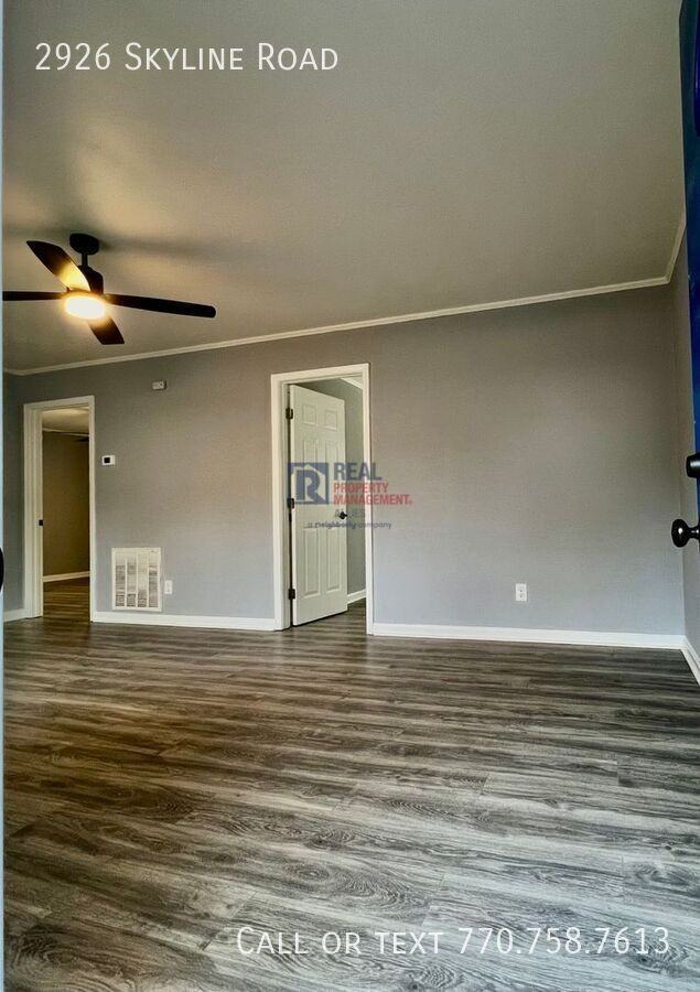 2926 Skyline Rd - Photo 2 of 11
