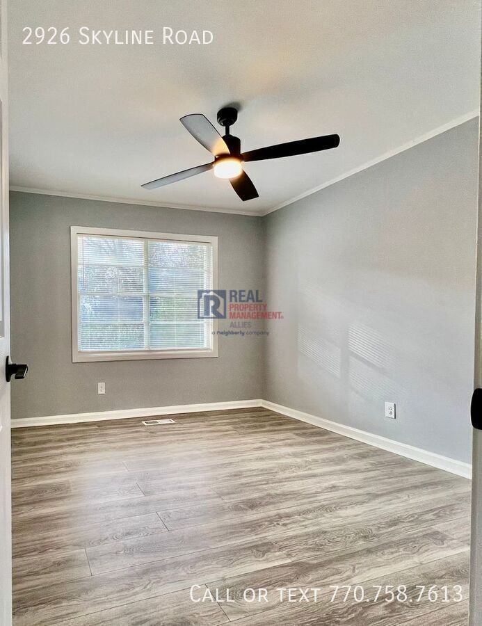 2926 Skyline Rd - Photo 4 of 11