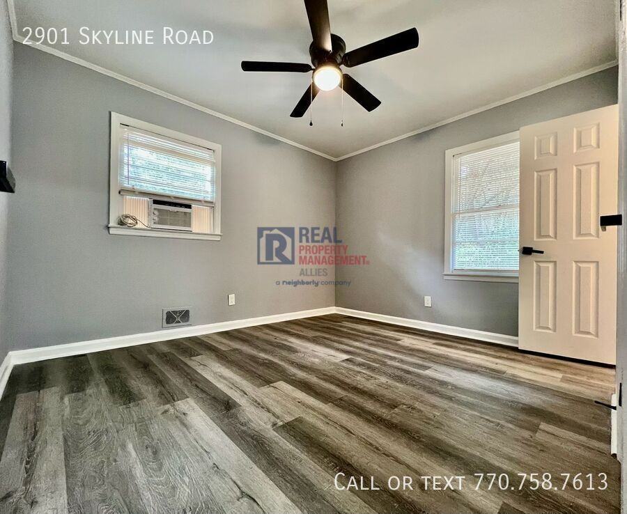2901 Skyline Rd - Photo 3 of 10