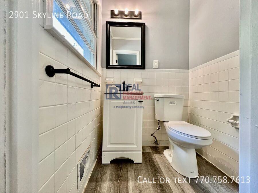 2901 Skyline Rd - Photo 5 of 10