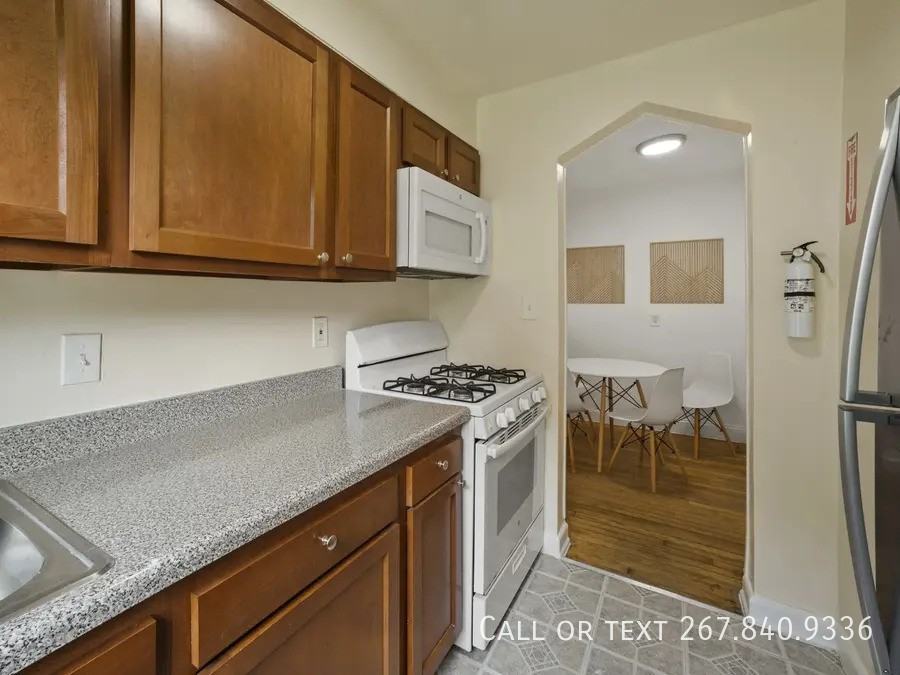 10 Danbury St Se #3 - Photo 7 of 8