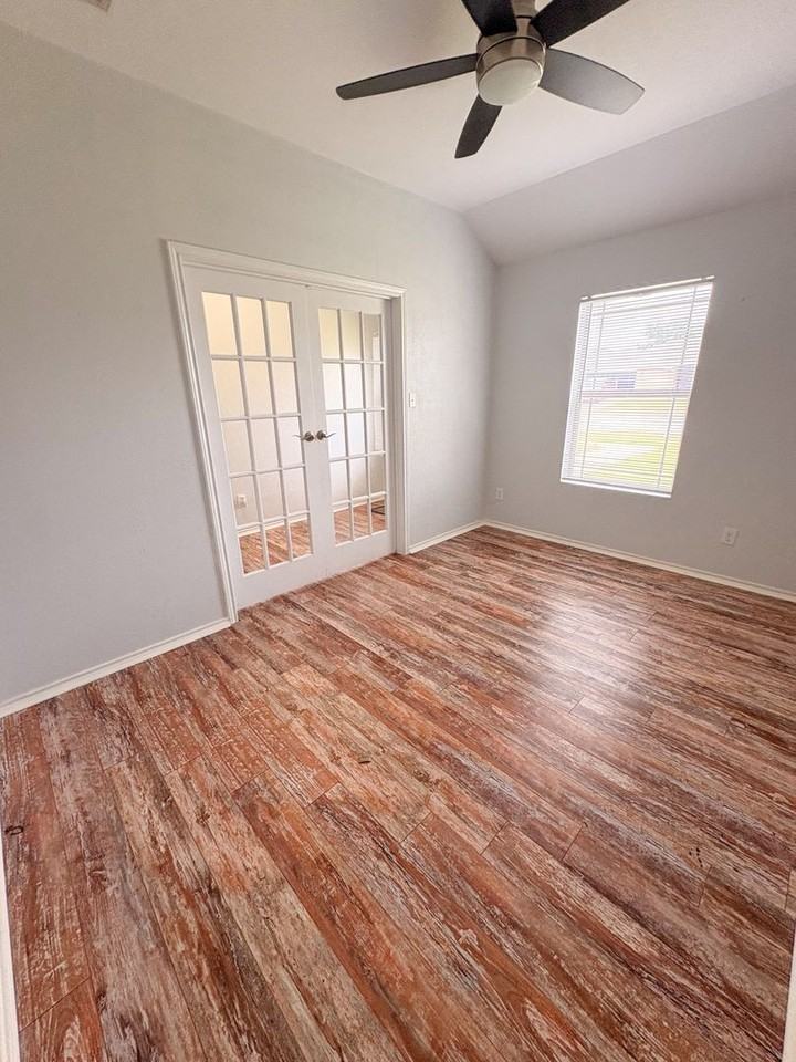 308 Curtis Dr - Photo 3 of 26
