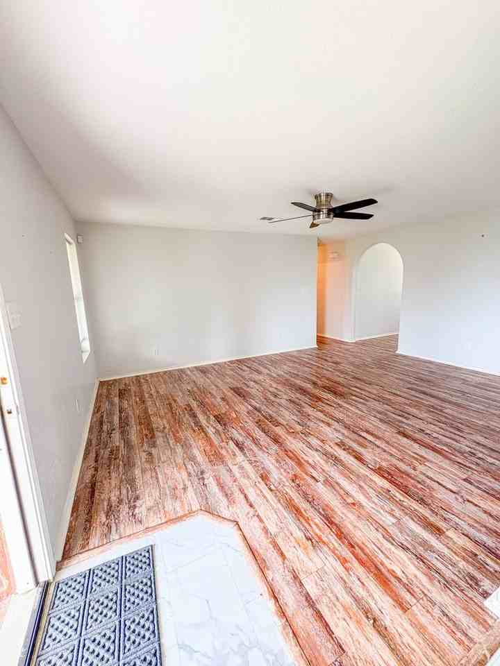308 Curtis Dr - Photo 5 of 26