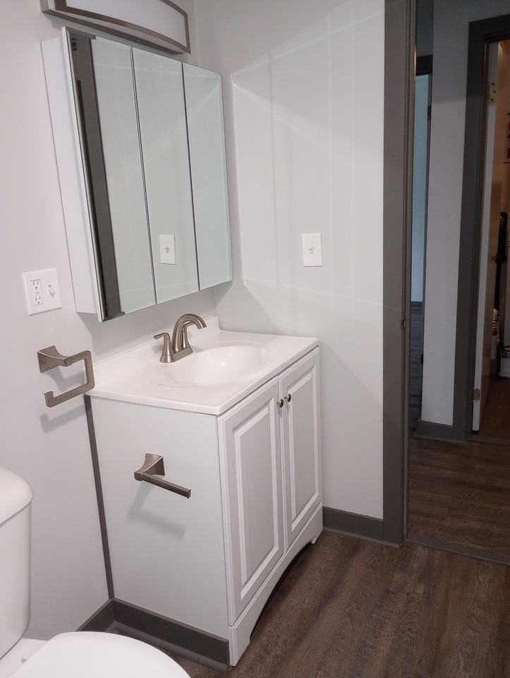 505 Western Ave #B - Photo 6 of 16