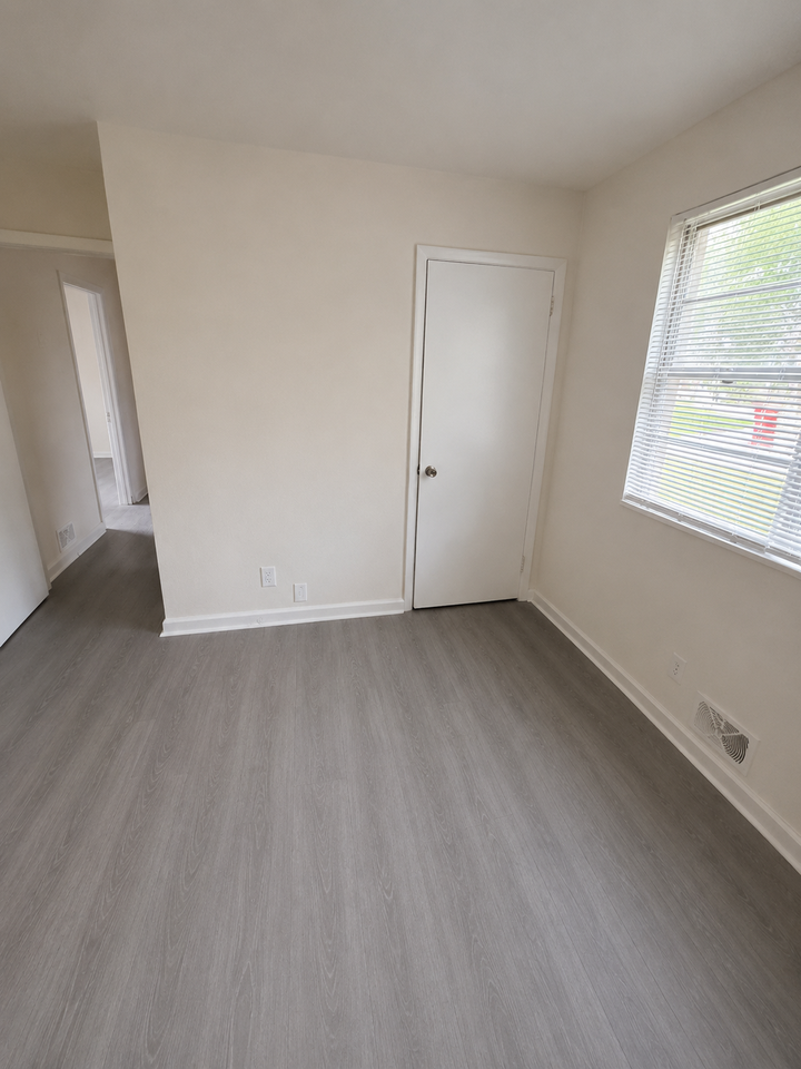 3445 Vineville Ave #B - Photo 7 of 15