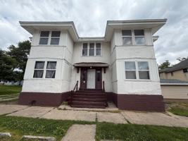 featured image of 107 E Davis St Apt 2 #Apt 2