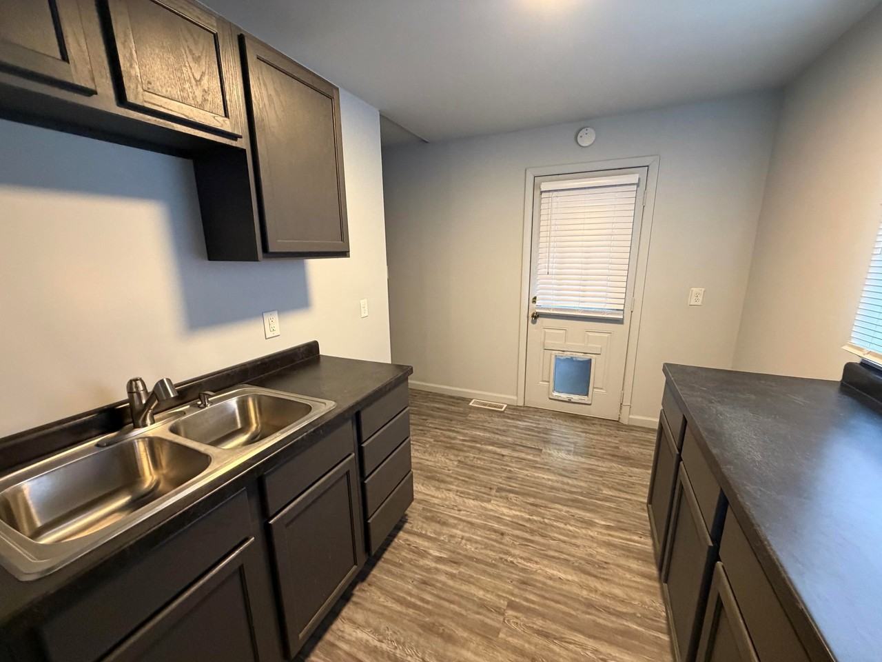 404 Avenue E #A - Photo 2 of 11