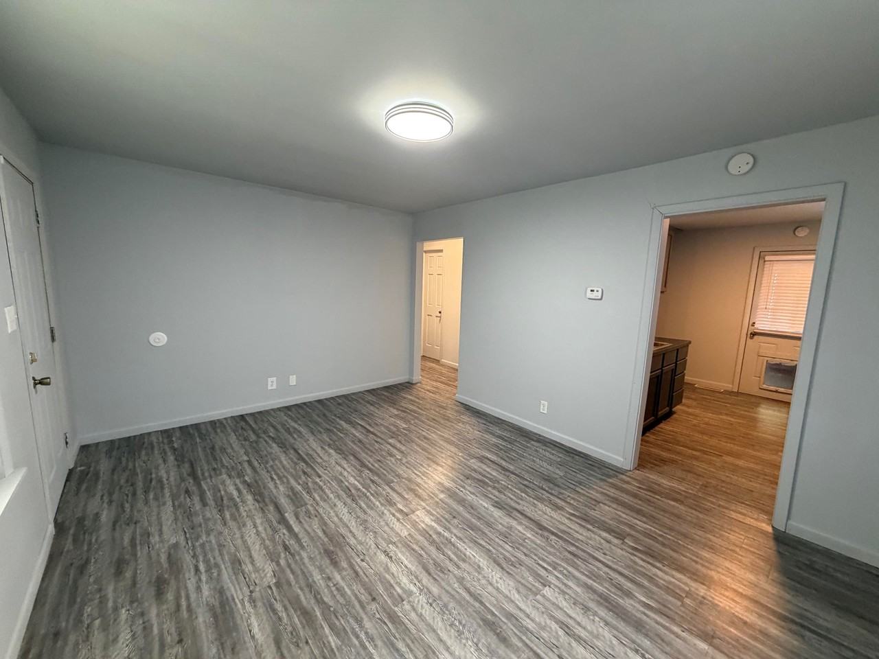 404 Avenue E #A - Photo 5 of 11