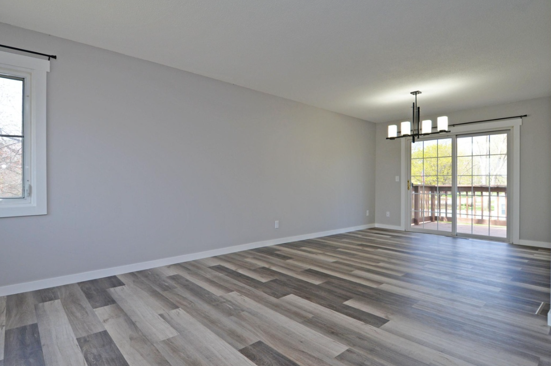 9201 Forestview Ln N - Photo 5 of 16