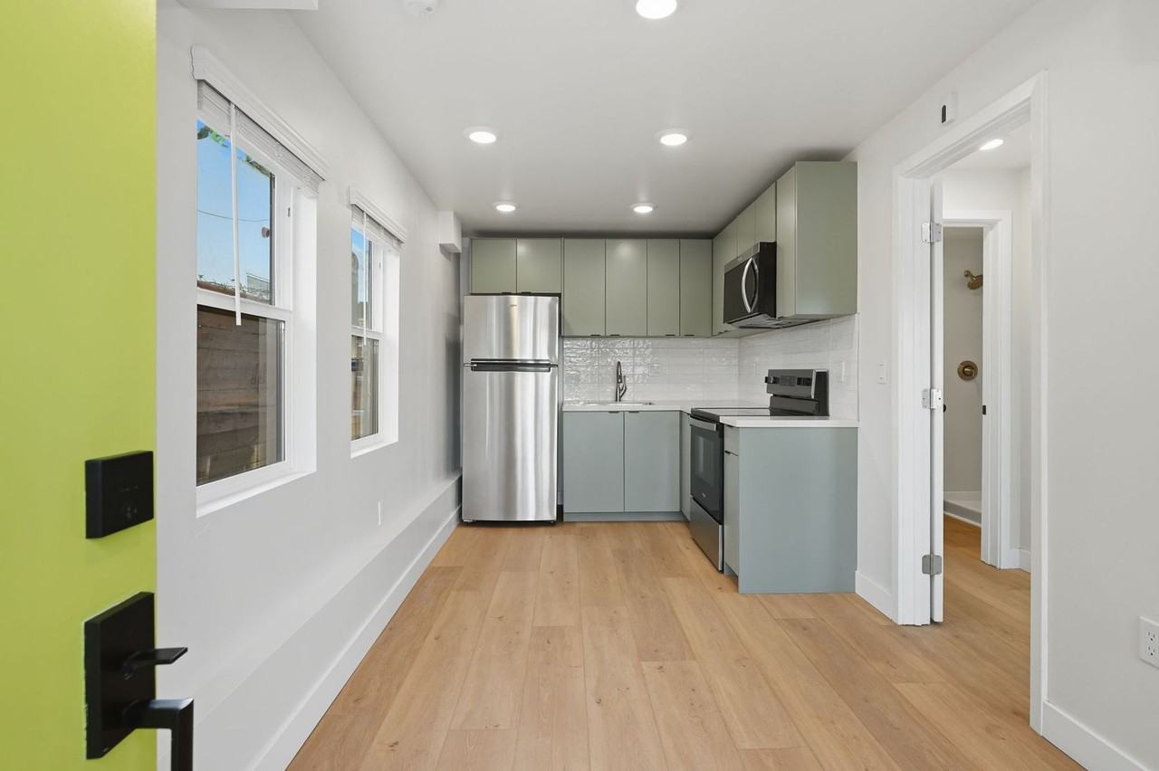 2735 Broadway #5 - Photo 2 of 15