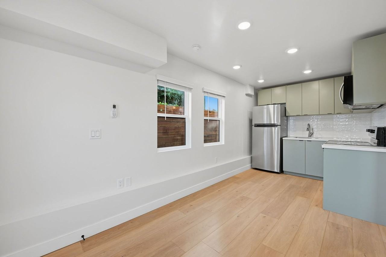 2735 Broadway #5 - Photo 4 of 15