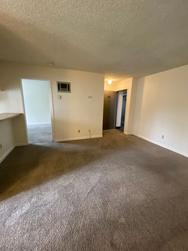 7506 Parkway Dr #206 - Photo 4 of 13