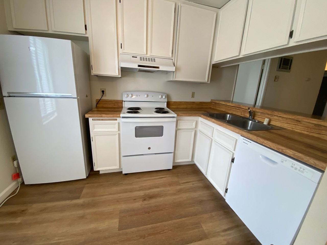 7506 Parkway Dr #206 - Photo 5 of 13