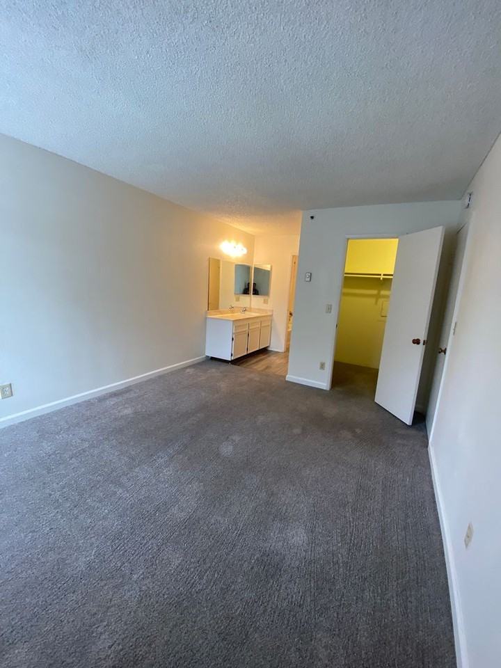 7506 Parkway Dr #206 - Photo 7 of 13