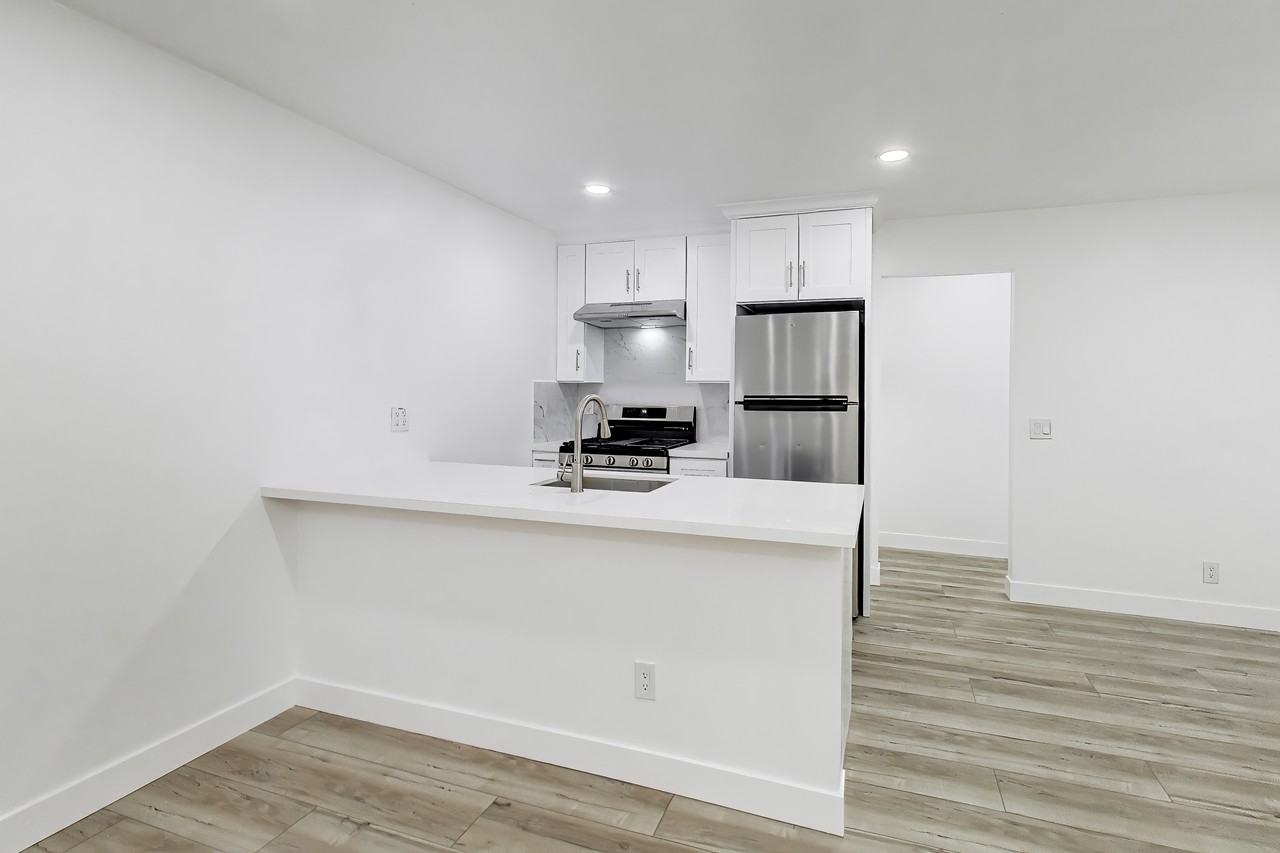 3012 E 18th St #17 - Photo 4 of 22