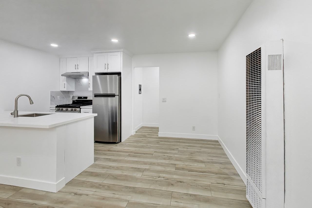 3012 E 18th St #17 - Photo 5 of 22