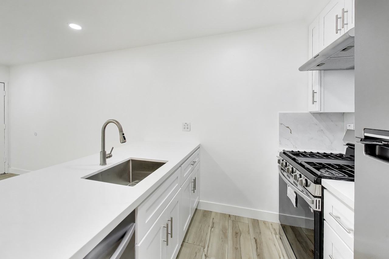 3012 E 18th St #17 - Photo 6 of 22