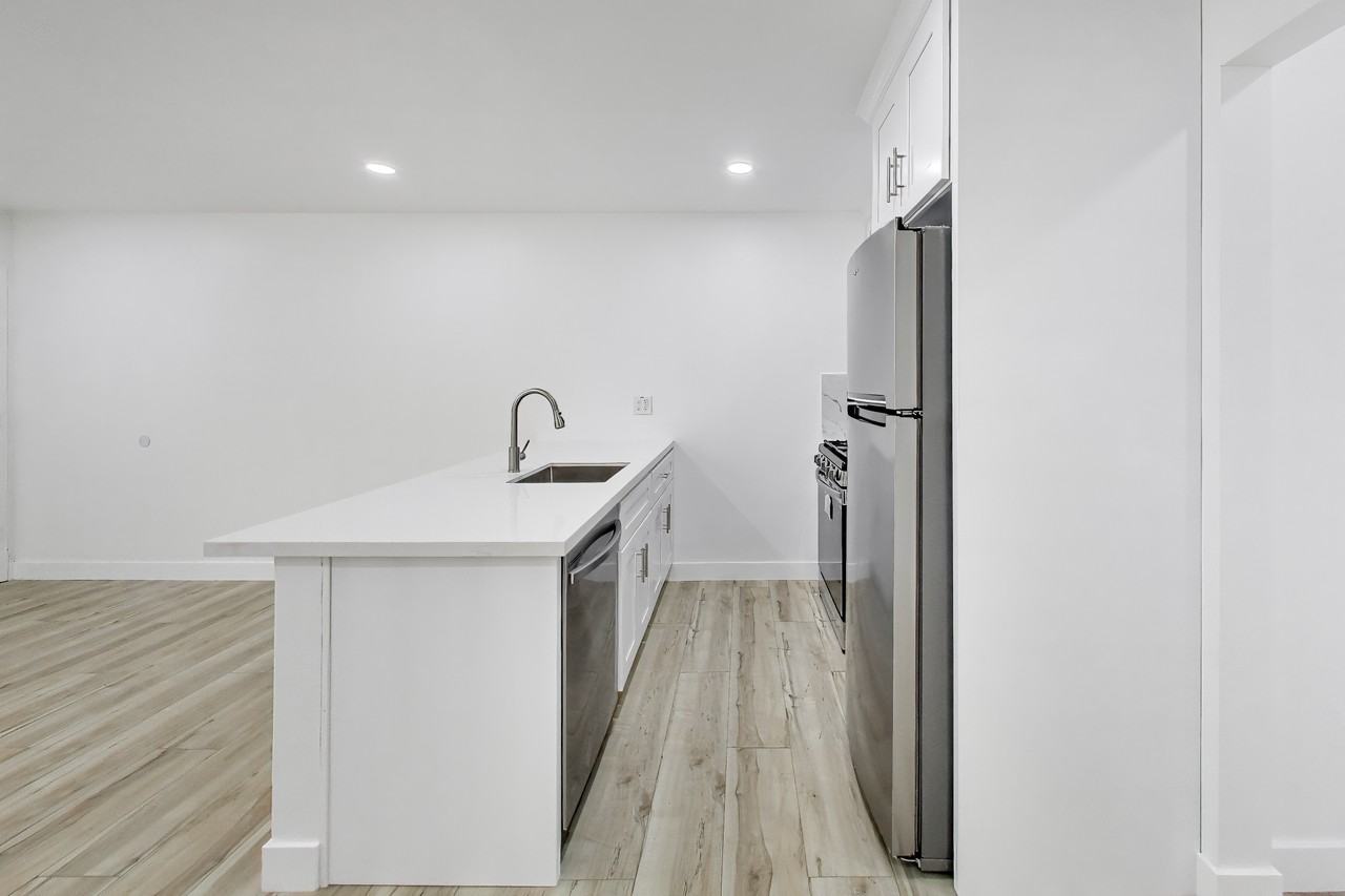 3012 E 18th St #17 - Photo 7 of 22