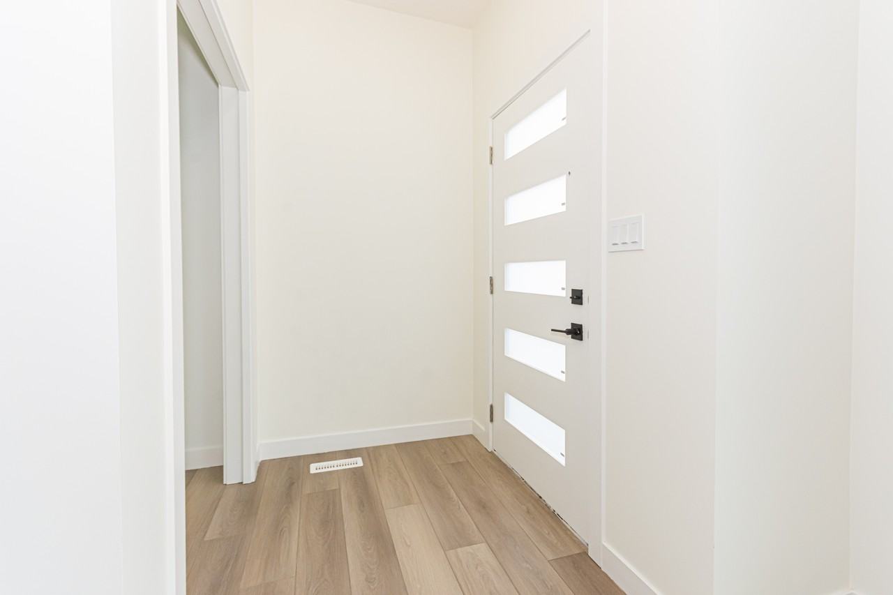 15105 96 Ave Nw #15105MAIN - Photo 2 of 27