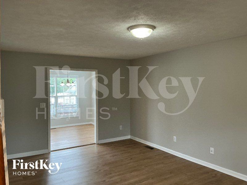 101 Brightleaf Ct - Photo 2 of 10