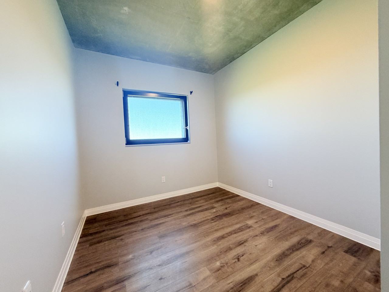 3100 Meadowbrook Lane #701 - Photo 4 of 10
